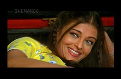 Hits of Madhuri and Aishwariya[DVD]�μ̿�4