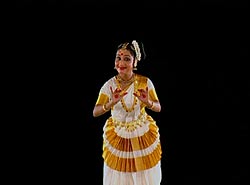 Mohiniyattam�ڥ�ҥ˥�å���ۤμ̿�3