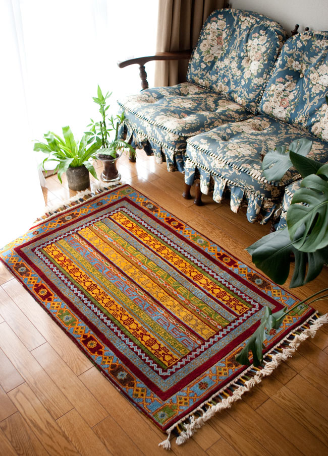 手織りのインド絨毯【約123cm x 約80cm】1枚目の説明写真です