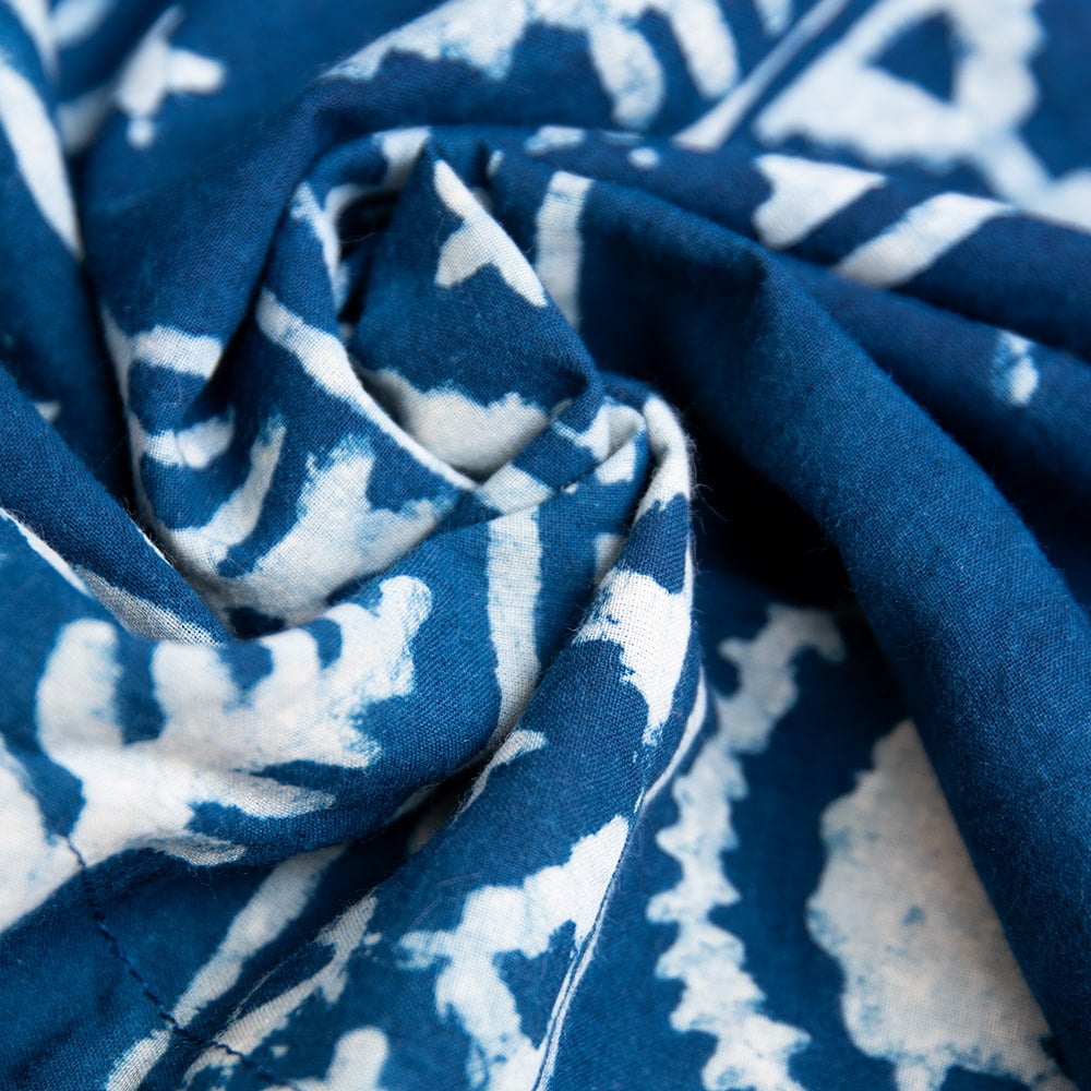 藍染コットンのカフタンドレス5枚目の説明写真です