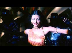 Sanam Tere Hain Hum