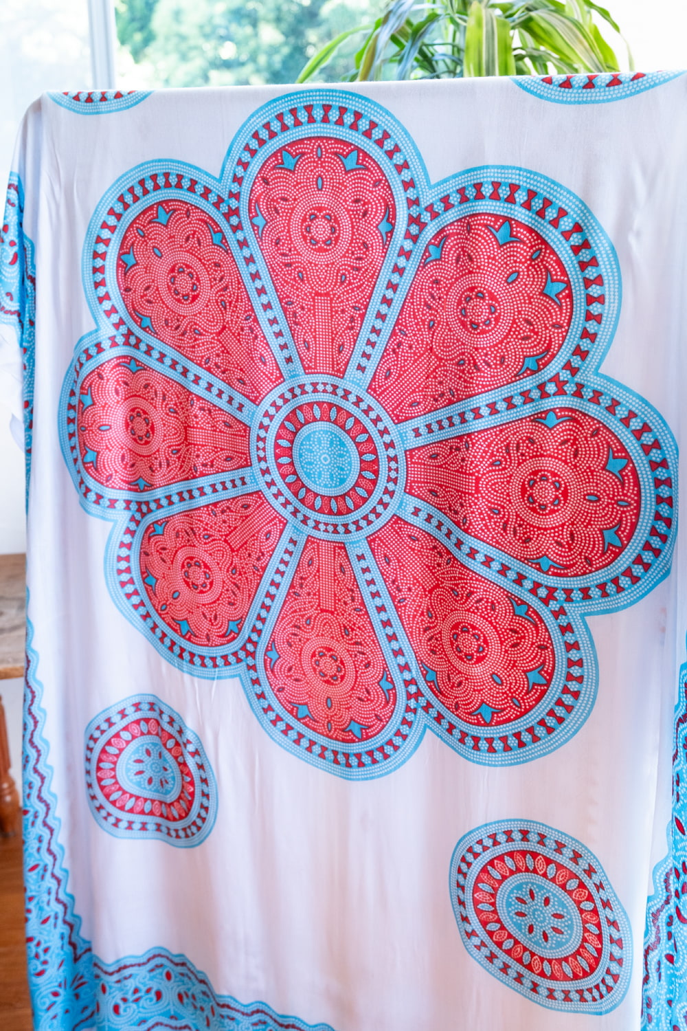 柔らか素材が気持ちよいバリのレーヨンバティック2枚目の説明写真です