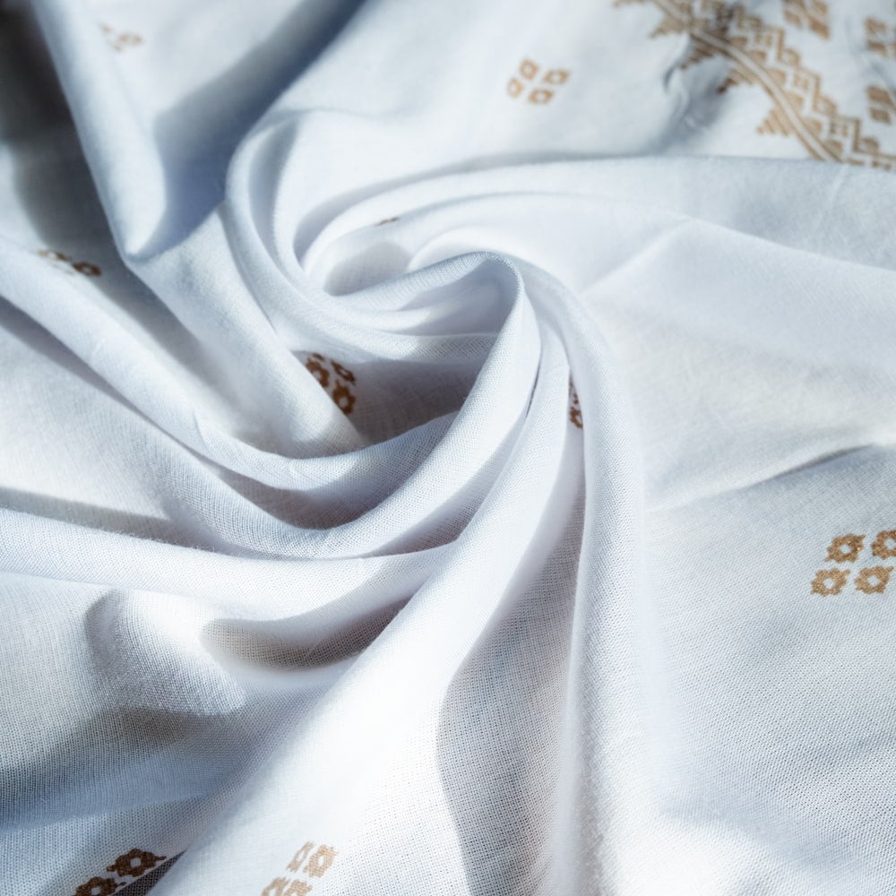 柔らか素材が気持ちよいバリのレーヨンバティック3枚目の説明写真です