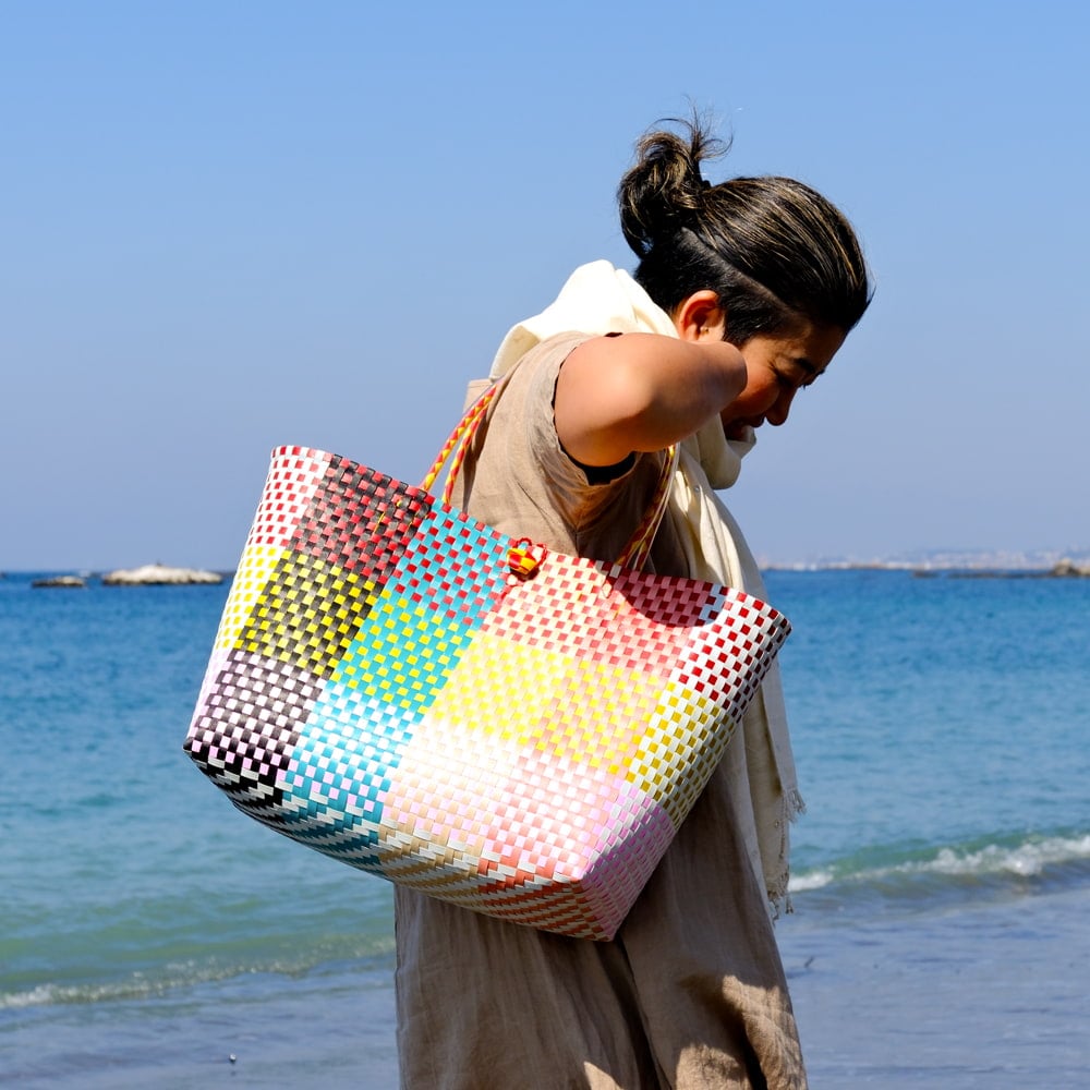 【Mサイズ】しっかり丈夫なベトナムのマルシェショルダーバッグ-37cm×31cm2枚目の説明写真です