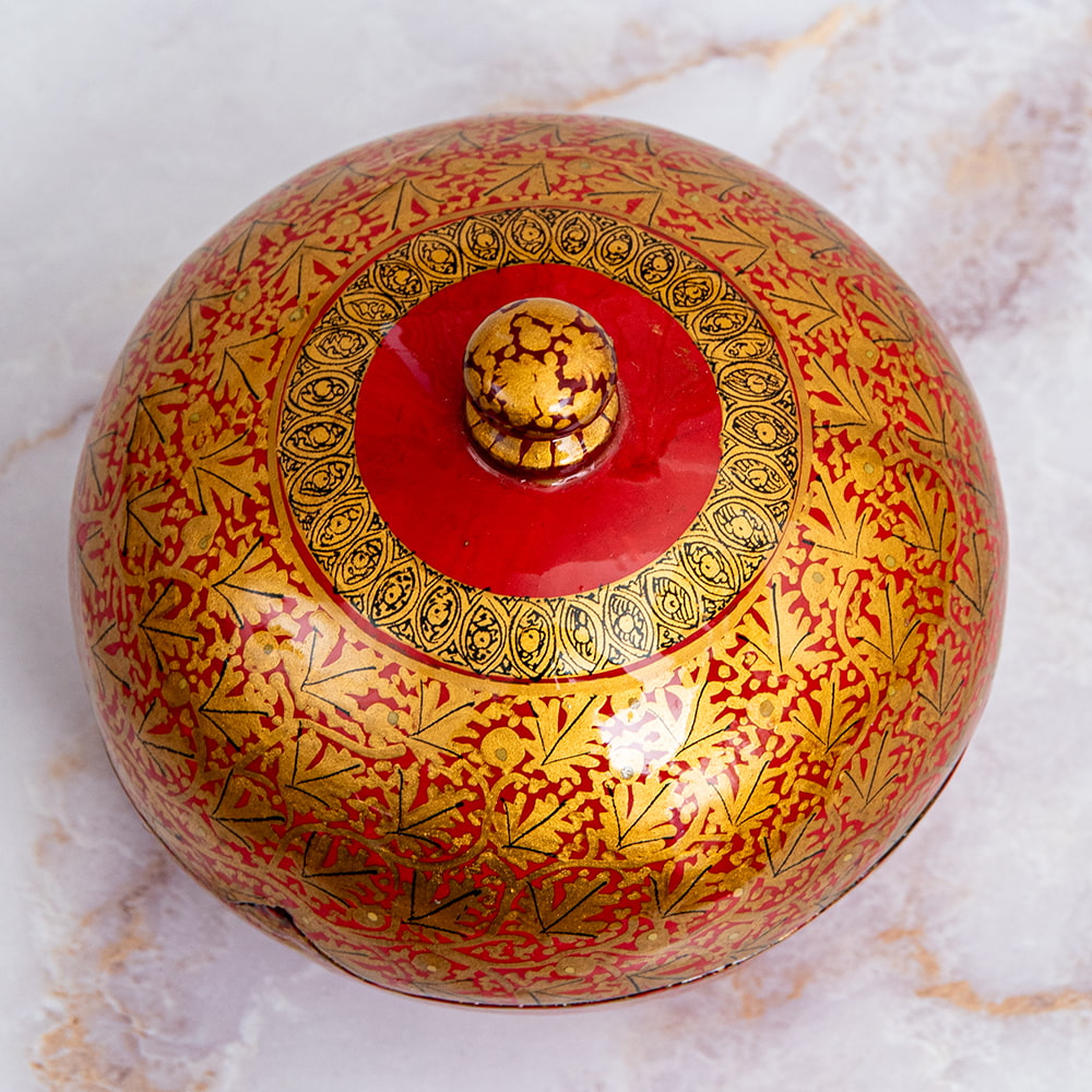 【超高精細・一点もの】カシミールのペーパーマッシュ 赤金 壺型小物入れ 約8.5cm x 約8.5cm1枚目の説明写真です