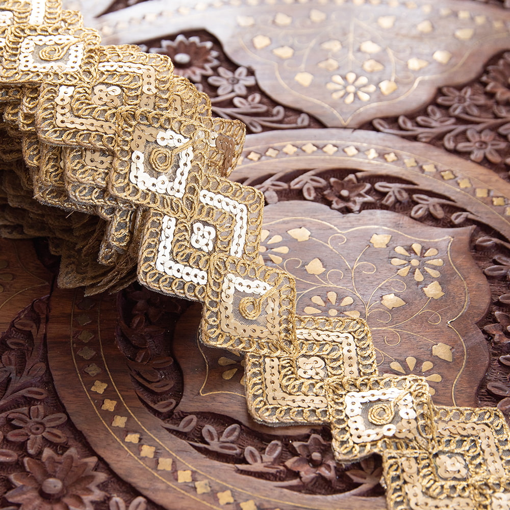 チロリアンテープ メーター売 - 金糸が美しい 更紗模様のゴータ刺繍〔幅:約6cm〕 - ジオメトリック1枚目の説明写真です