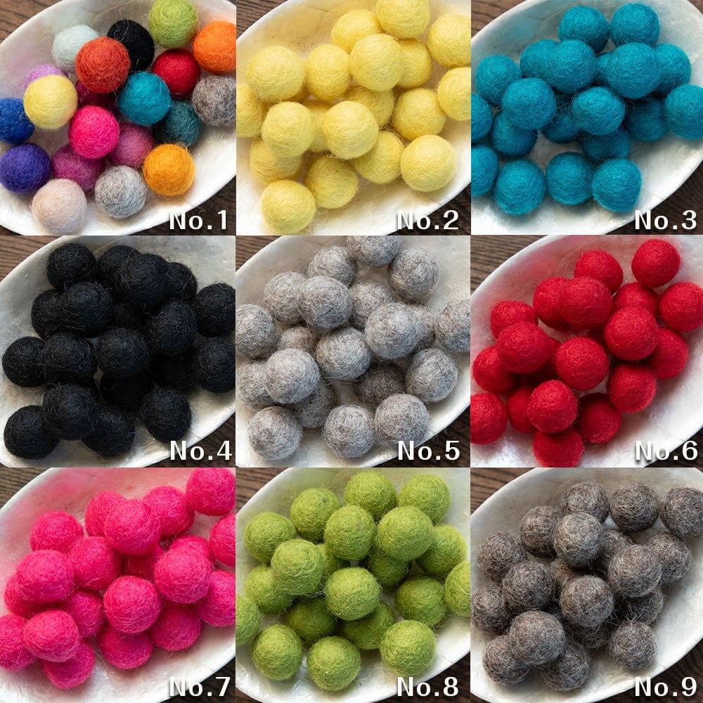 手作りのぬくもりがあたたかい ウールのフェルトボール15mm1枚目の下部説明写真です