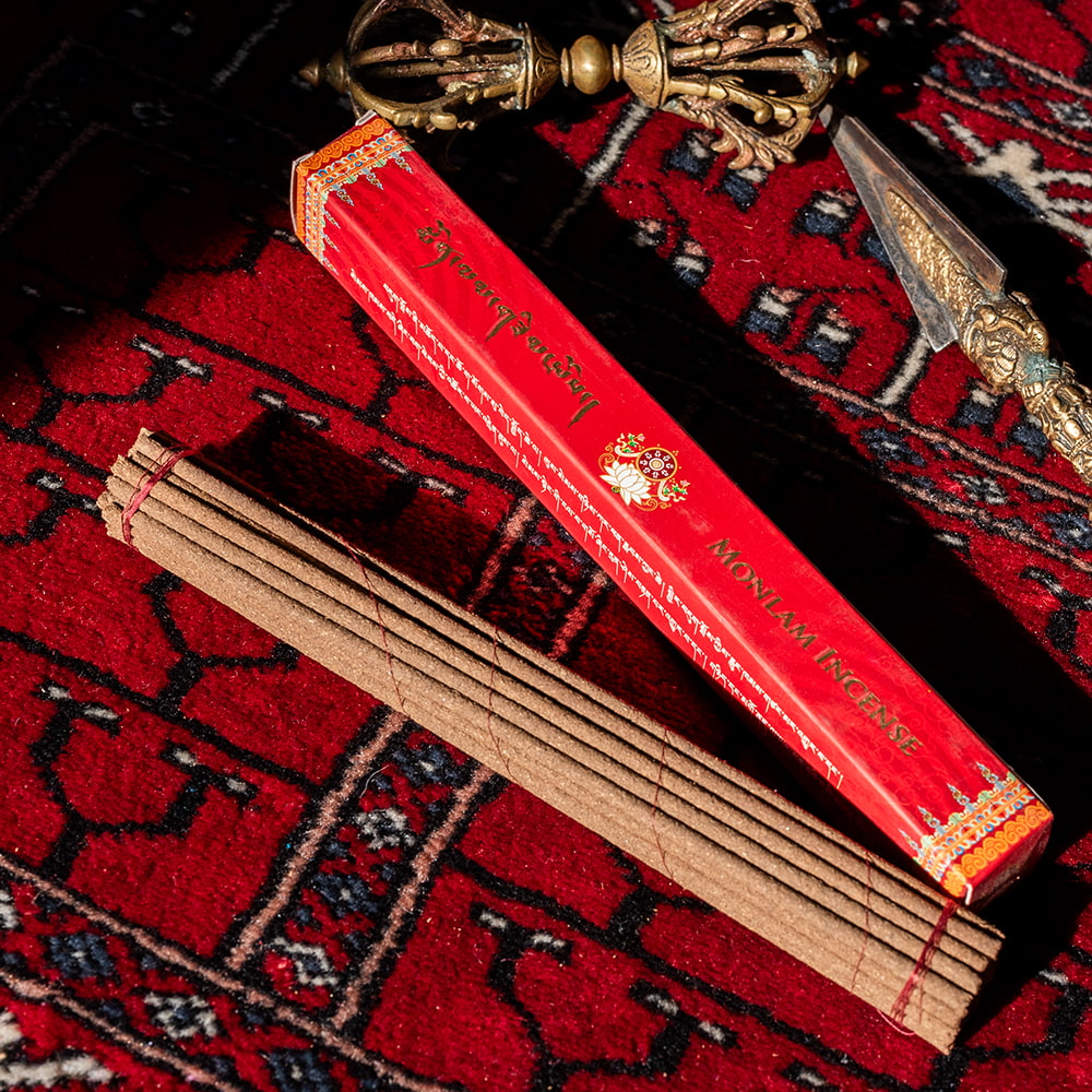 高級チベット香 チベタンハーバルインセンス TIBETAN HERBAL INCENSE MONLAM INCENSE チベットの伝統に基づいた チベット香1枚目の説明写真です