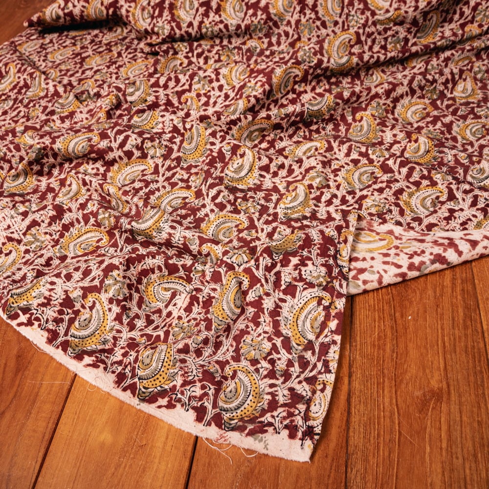 〔1m切り売り〕伝統息づく南インドから　昔ながらの木版染め更紗模様布〔約106cm〕 - 赤茶1枚目の説明写真です