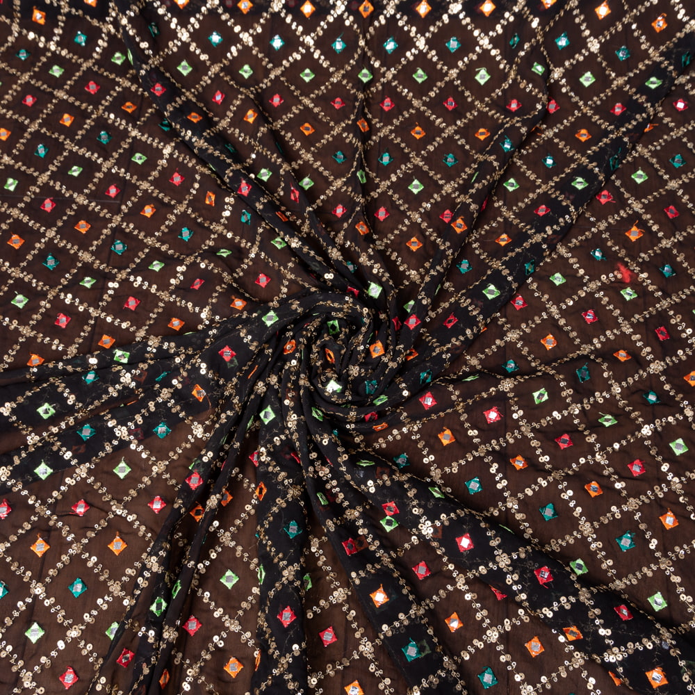 〔1m切り売り〕〔各色あり〕スパンコール格子模様のメッシュ　シースルー生地布〔幅約110.5cm〕1枚目の説明写真です