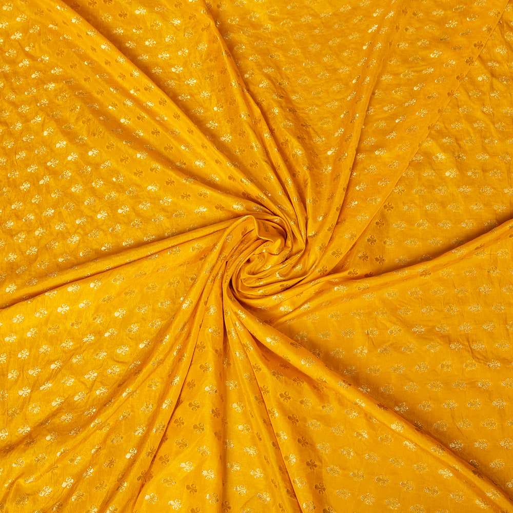 〔1m切り売り〕〔各色あり〕インドの伝統模様布　光沢感のある更紗模様〔幅約117cm〕1枚目の説明写真です
