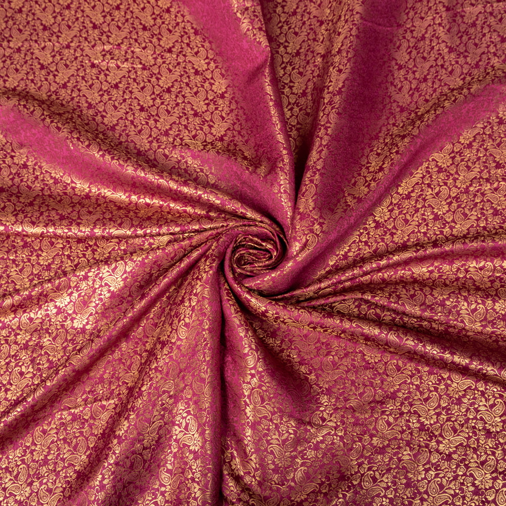 〔1m切り売り〕〔各色あり〕インドの伝統模様布　光沢感のあるブロケード生地に　美しい金糸の紋織　更紗〔幅約118cm〕1枚目の説明写真です
