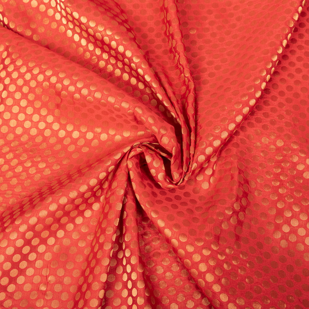 〔1m切り売り〕〔緑or赤〕インドの伝統模様布　光沢感のあるブロケード生地に　美しい金糸の紋織　水玉1枚目の説明写真です