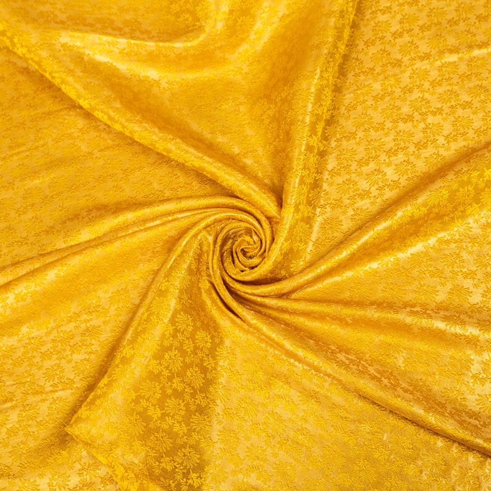 〔1m切り売り〕インドの伝統模様布　光沢感のあるブロケード生地に　美しい金糸の紋織　更紗〔幅約115cm〕1枚目の説明写真です