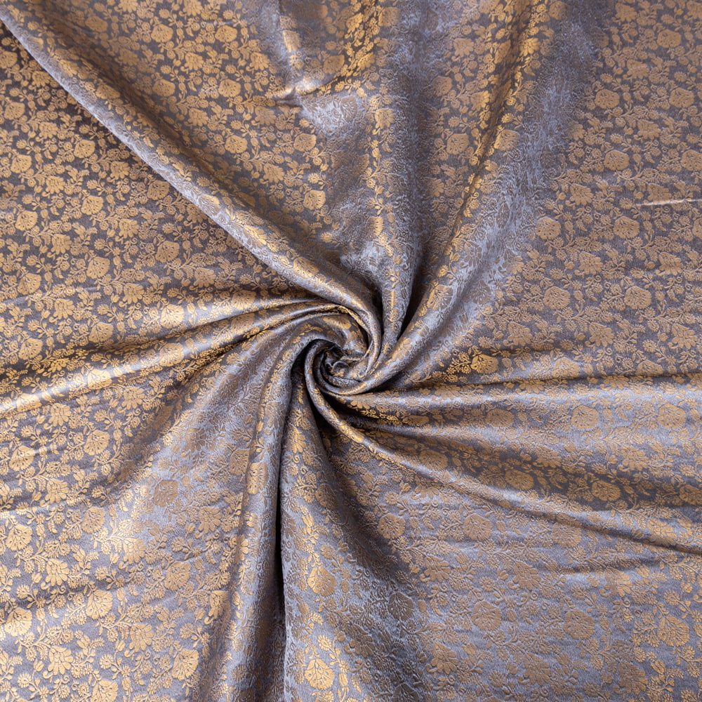 〔1m切り売り〕インドの伝統模様布　光沢感のあるブロケード生地に　美しい金糸の紋織　更紗〔幅約117cm〕1枚目の説明写真です