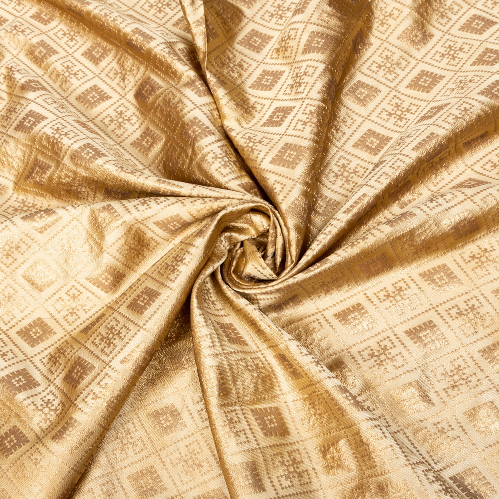 〔1m切り売り〕インドの伝統模様布　光沢感のあるブロケード生地　金糸〔約123cm〕シャンパン系1枚目の説明写真です