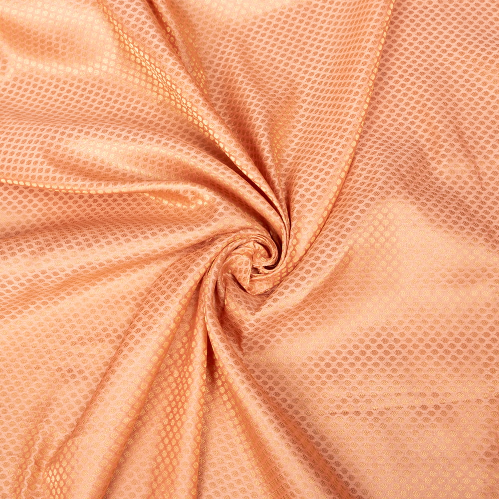 〔1m切り売り〕インドの伝統模様布　光沢感のあるブロケード生地　金糸〔約11.5cm〕薄ピンク系1枚目の説明写真です