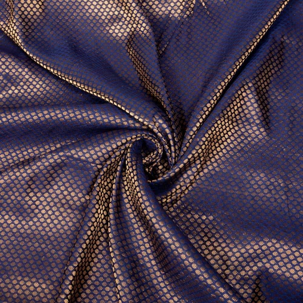 〔1m切り売り〕インドの伝統模様布　光沢感のあるブロケード生地　金糸〔約110cm〕ネイビー系1枚目の説明写真です