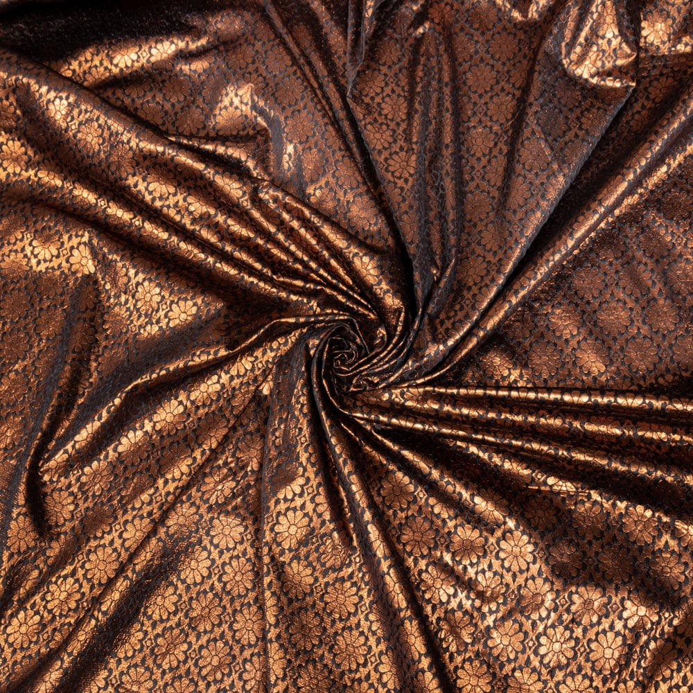 〔1m切り売り〕インドの伝統模様布　光沢感のあるブロケード生地　金糸〔約109cm〕ブラック×カッパー系1枚目の説明写真です