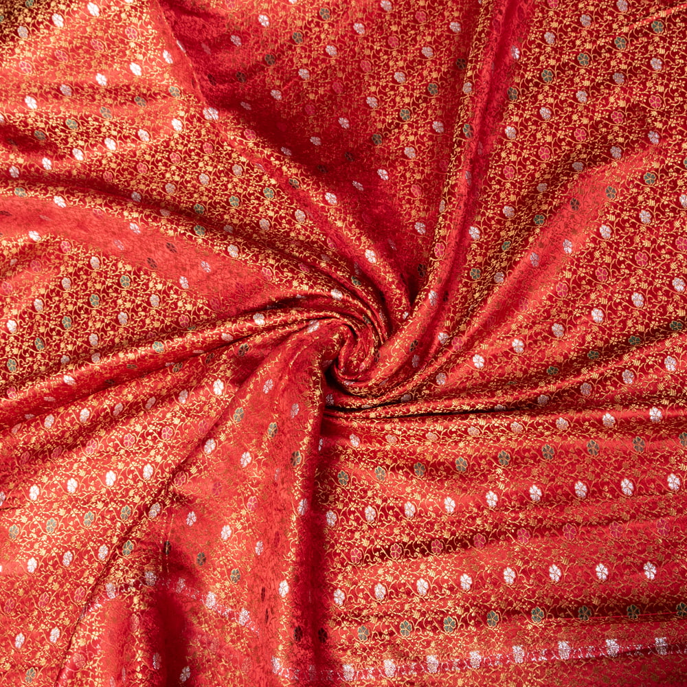 〔各色あり〕〔1m切り売り〕インドの伝統模様布　光沢感のあるブロケード生地　金糸〔約115cm〕1枚目の説明写真です