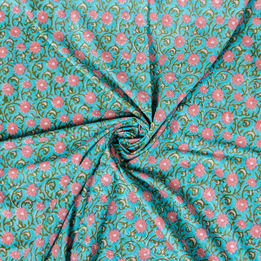 〔1m切り売り〕ジャイプル　職人手作り　色彩豊かなボタニカルデザイン　おしゃれ　生地　花柄　テーブルクロス　刺繍素材などへ〔幅約109cm〕 - グリーン系1枚目の説明写真です