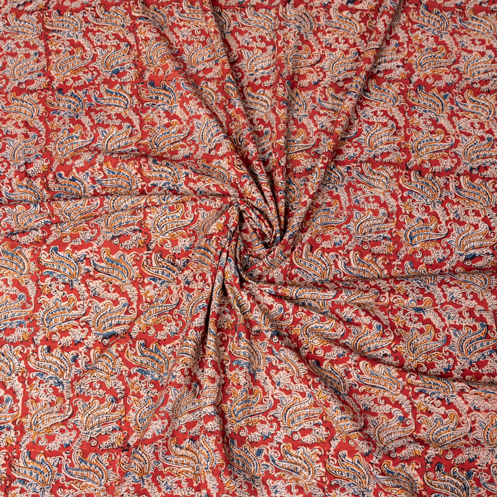 〔1m切り売り〕伝統息づく南インドから　昔ながらの木版染め更紗模様布 - 赤系〔横幅:約116cm〕1枚目の説明写真です