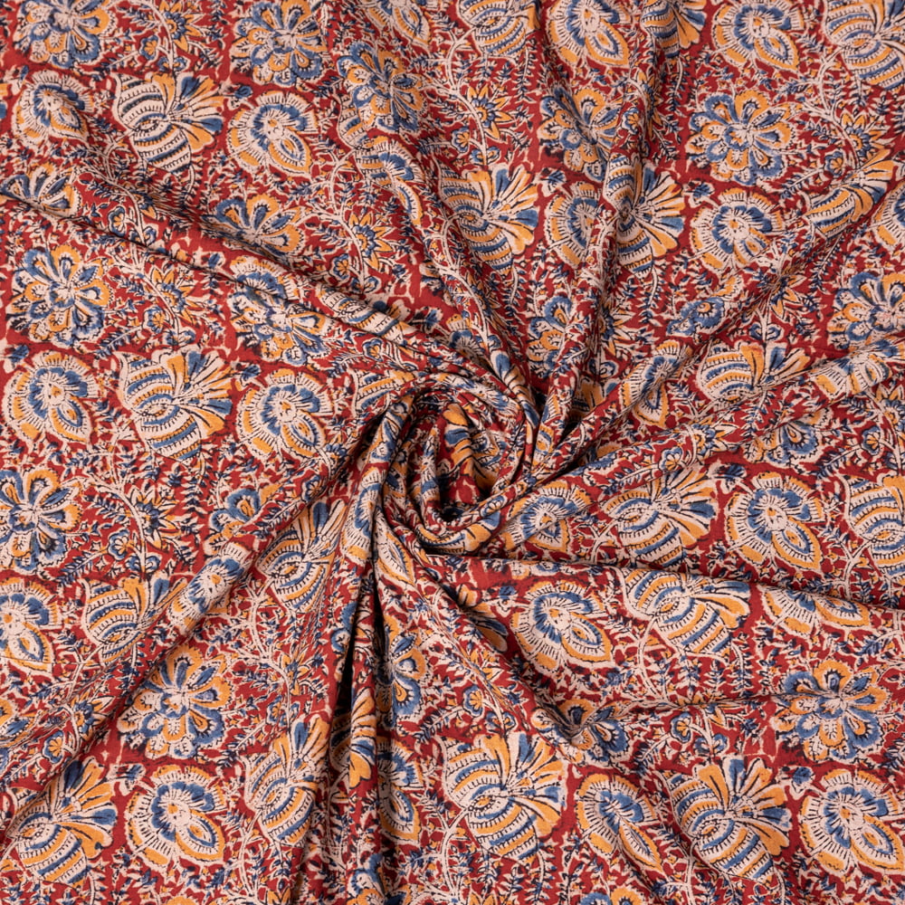 〔1m切り売り〕伝統息づく南インドから　昔ながらの木版染め更紗模様布 - 赤系〔横幅:約118cm〕1枚目の説明写真です