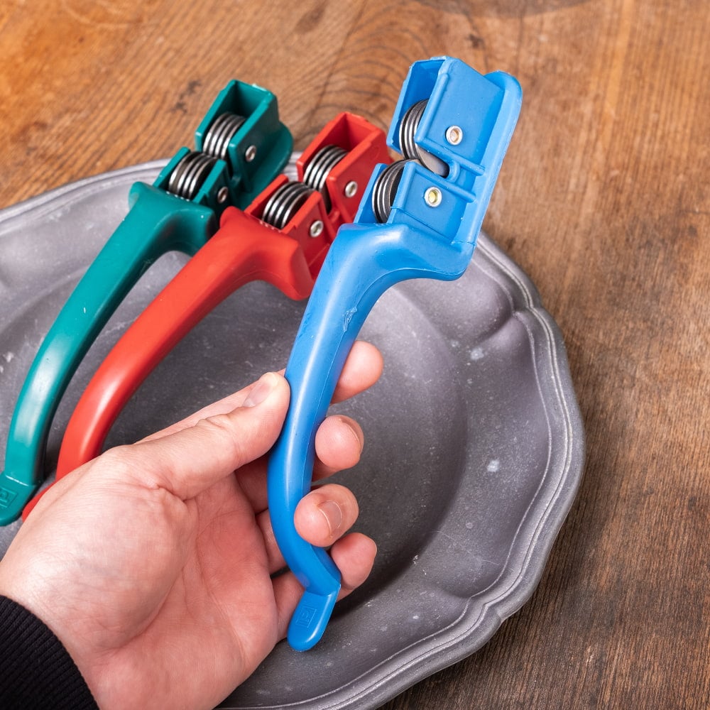 タイのカラフルでかわいい　包丁＆はさみ研ぎ器  シャープナー4枚目の説明写真です