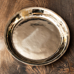 ネパールの真鍮ターリー（大皿） 外径28cm程度