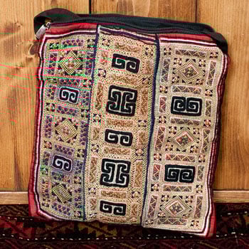 【一点物】モン族刺繍のスクエアショルダーバッグの個別写真
