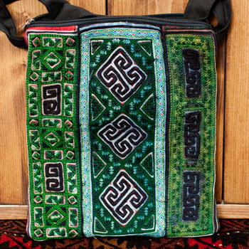 【一点物】モン族刺繍のスクエアショルダーバッグの個別写真