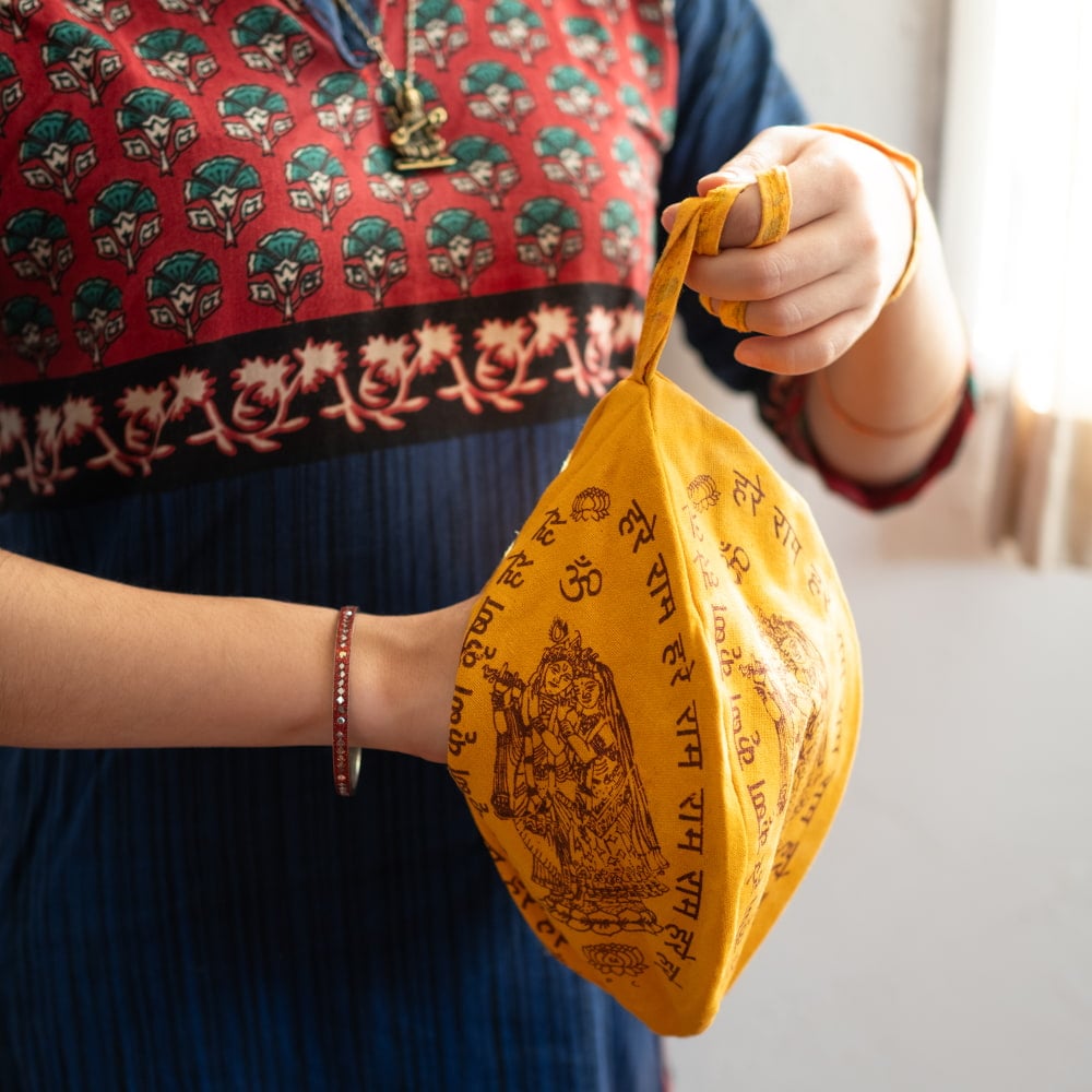 クリシュナのマーラ（数珠）バッグ2枚目の説明写真です