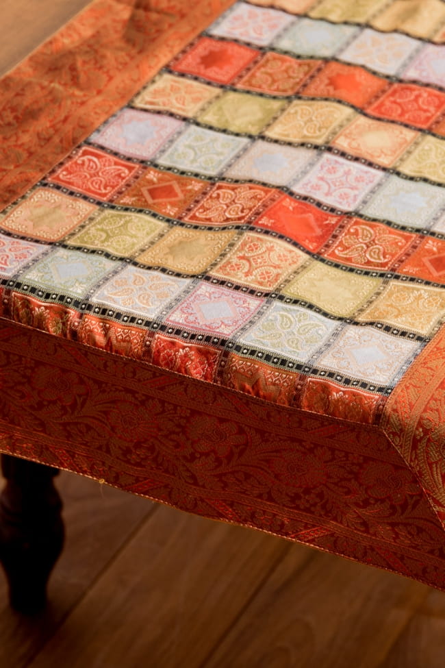 〔約175cm×45cm〕インドの金糸入りテーブルランナー -　 オレンジ×マルチカラー2-テーブルに垂れ下げても素敵です。\