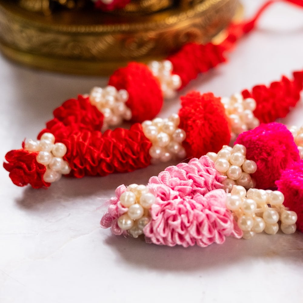 インドの花飾り【マーラー】小2枚目の説明写真です