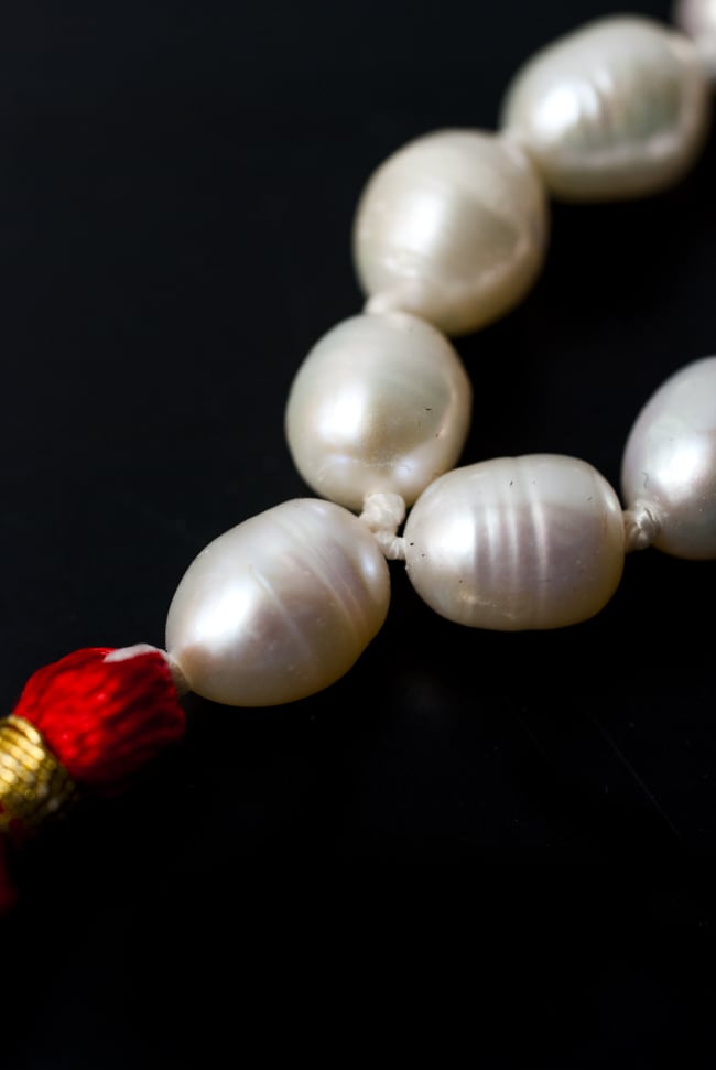 インドの天然真珠数珠 - 赤2-アップで撮ってみました\