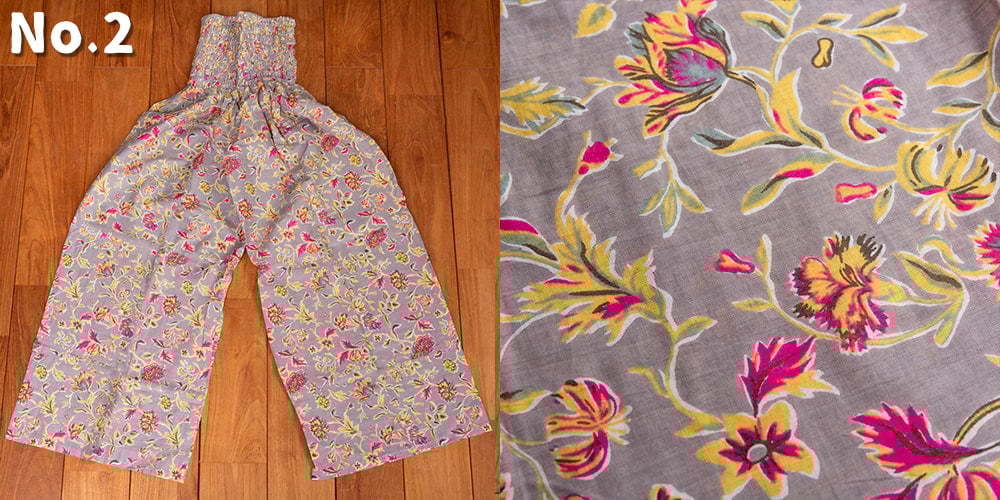 ローライズのカラフルプリントのワイドパンツ2枚目の下部説明写真です