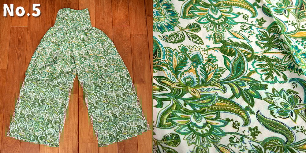 ローライズのカラフルプリントのワイドパンツ5枚目の下部説明写真です