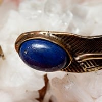 フェザーモチーフの天然石付きメタルバングルの個別写真