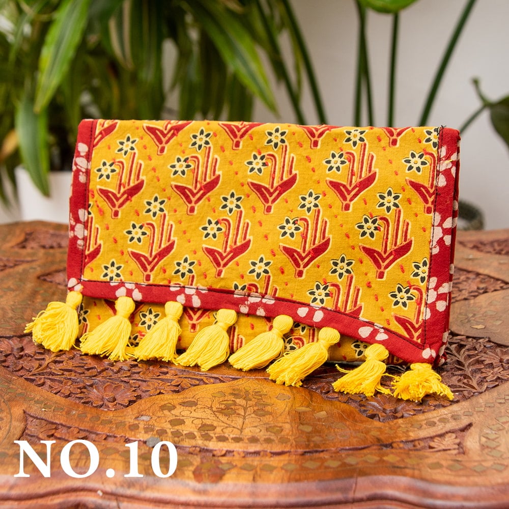 ウッドブロックとカンタ刺繍の伝統染めポーチ 大 ショルダータイプの個別写真