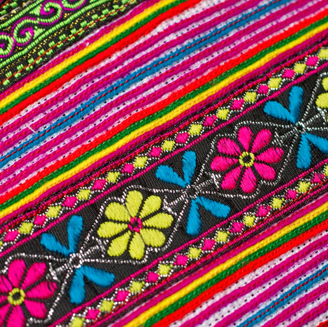 モン族の伝統刺繍小物入れ＆ペンケース[クロスステッチ]2-モン族の美しい刺繍で彩られています\