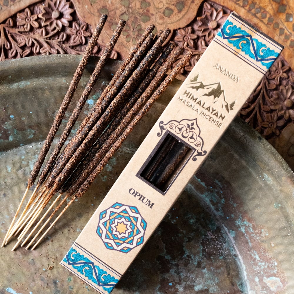 素材感がそのまま ハーブやスパイスを練り合わせたマサラ香の個別写真