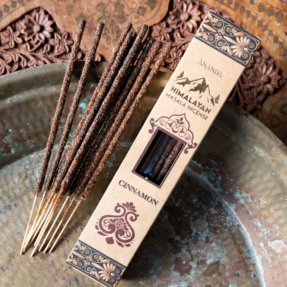 素材感がそのまま ハーブやスパイスを練り合わせたマサラ香の個別写真