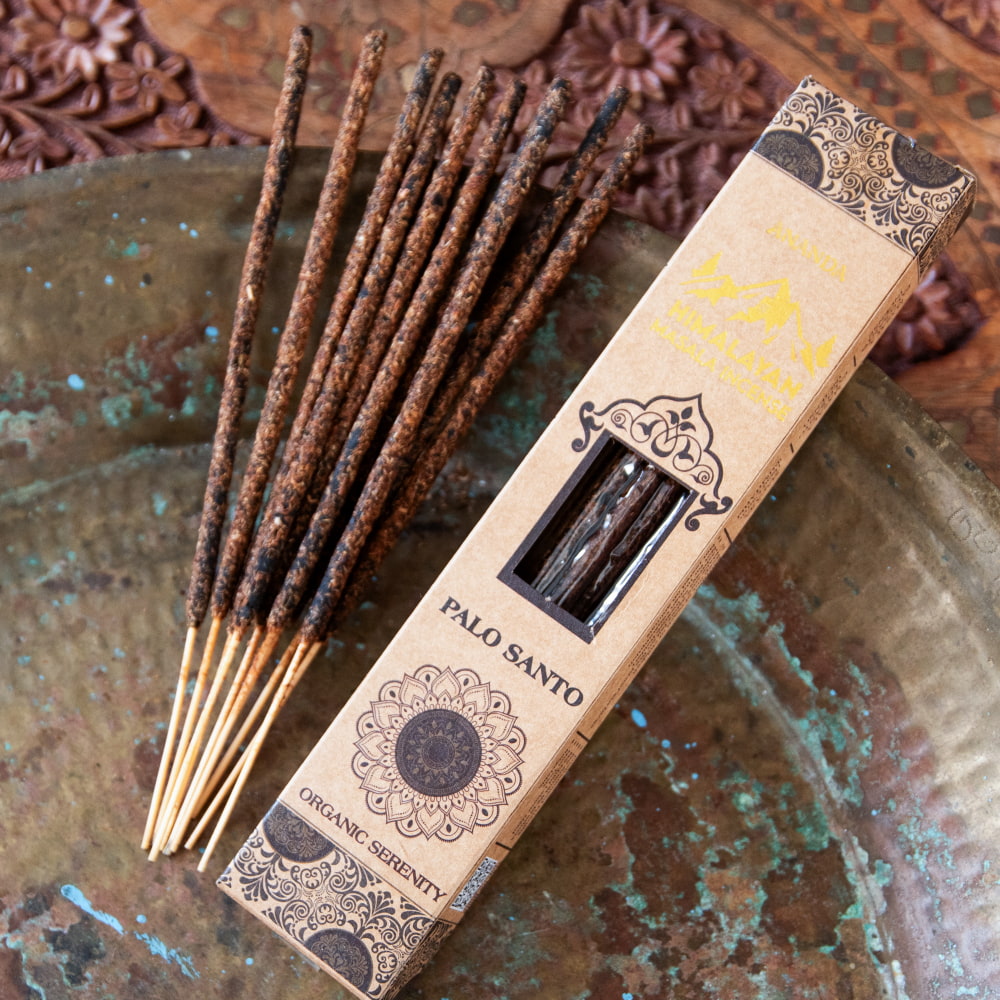 素材感がそのまま ハーブやスパイスを練り合わせたマサラ香の個別写真