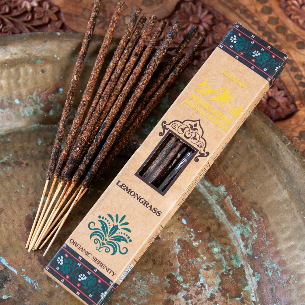 素材感がそのまま ハーブやスパイスを練り合わせたマサラ香の個別写真