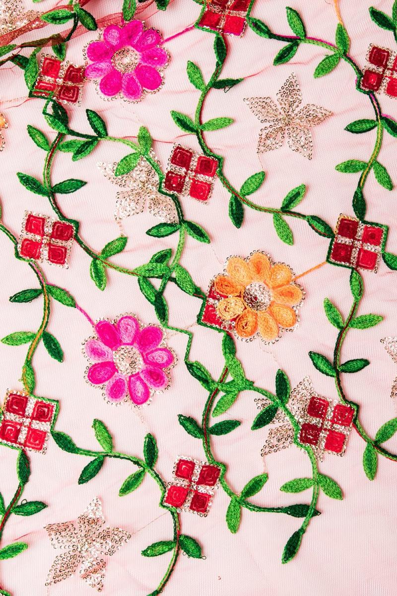 〔50cm切り売り〕レース生地の刺繍とスパンコールクロス〔幅約110cm〕 - 赤の個別写真