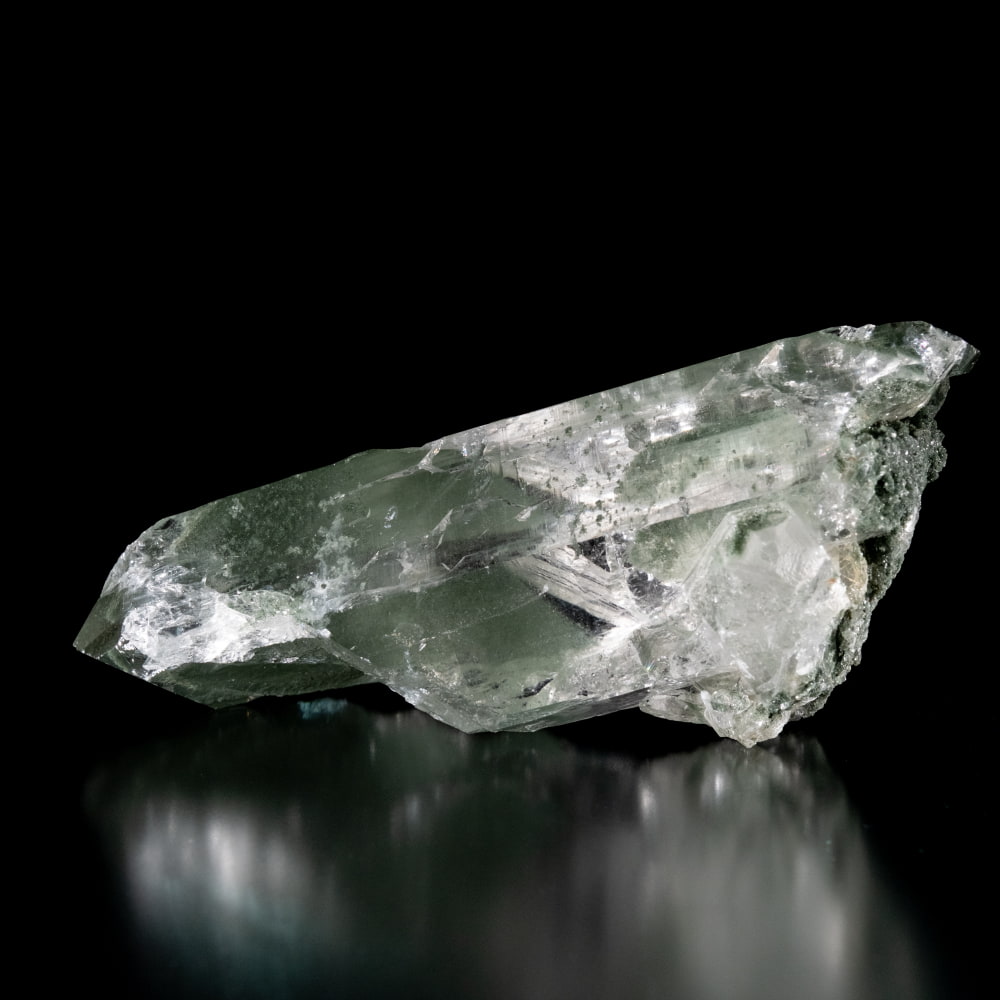 【一点物】 ヒマラヤ水晶原石 【247.5g】透明・クローライト・ファントム・セルフヒールド・ゲートウェイ・バーコード・レインボー2枚目の説明写真です