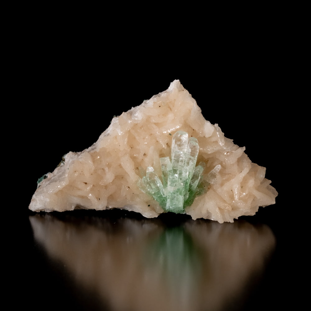 【一点物】グリーンアポフィライト原石 【51g】稀少石1枚目の説明写真です