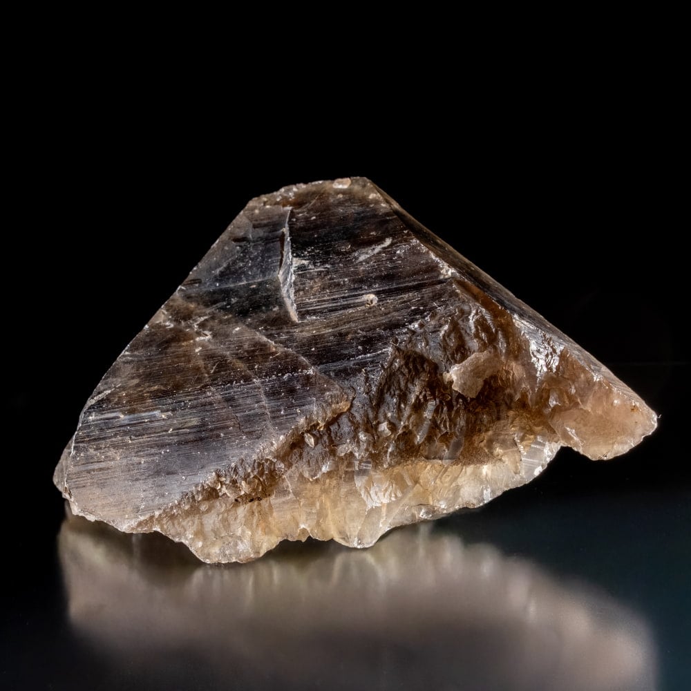 【一点物】スリランカ産スモーキークォーツ 【1877g】稀少石1枚目の説明写真です