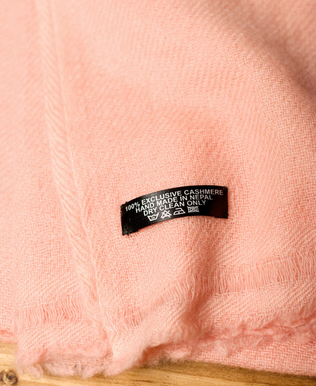 パシュミナ　カシミア100% 大判手織りストール - シェルピンク2-ふんわりとした柔らかく素晴らしい肌触りが魅力的\