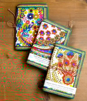 カンタ刺繍の手造りノート(アソート) たて15cmx横10cmの個別写真